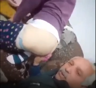 Yaş Yetmiş İş Bitmiş Karısına Canlı Yayında Sikici